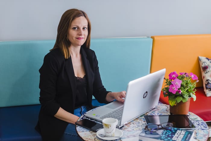 Vatoel Social Media - Social Media - Detras